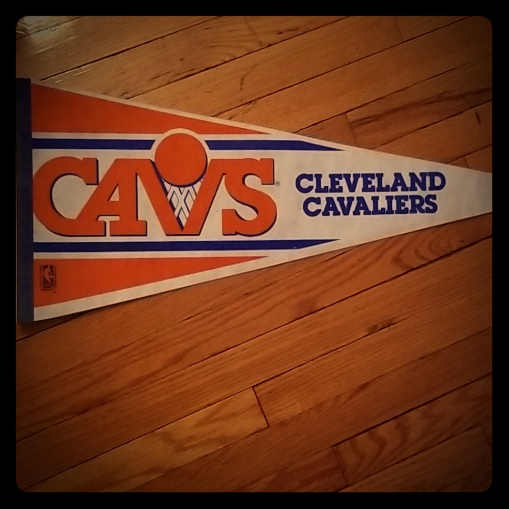 CLEVELAND CAVS RETRO VINTAGE FELT PENANT!!